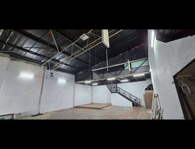 INDUSTRIAL PROPERTY TO RENT IN POINT WATERFRONT